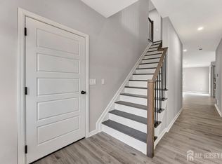 13 Markham Rd, Edison, NJ 08817