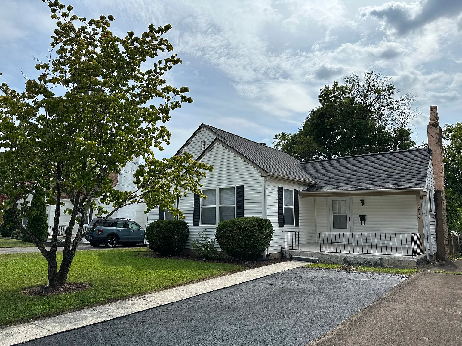 2 bed, 1300 sqft, $1,750 — Photo 1