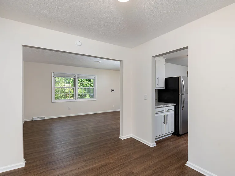 921 Dogwood Cir — Photo 8