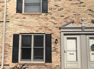 1718 Sessions Walk, Hoffman Estates, IL 60169