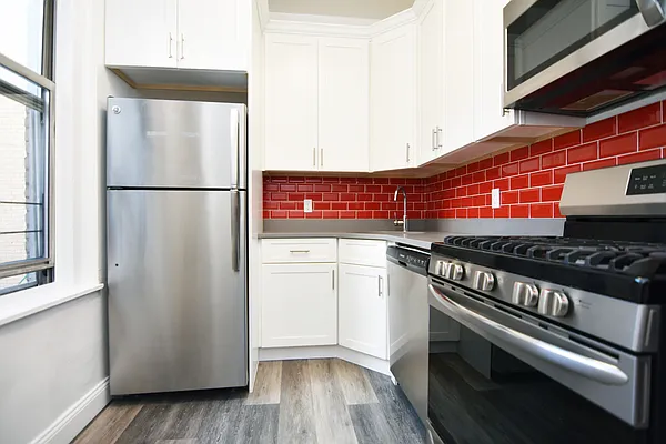 Rented by Bohemia Realty Group | media 11