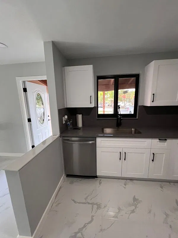 3 bed, 2.0 bath, 1182 sqft, $2,850 — Photo 2