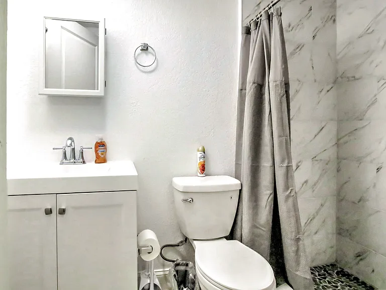 E 23rd Ave — Photo 8