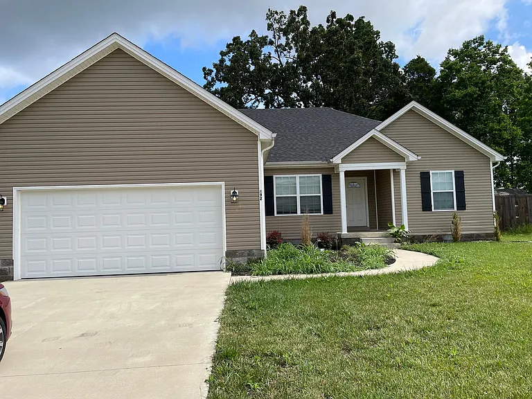 692 Pleasant Meadow Ln — Photo 1