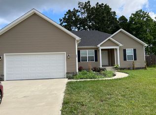 692 Pleasant Meadow Ln, Bowling Green, KY 42101