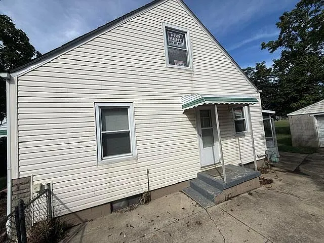 3 bed, 1.0 bath, 1061 sqft, $1,450 — Photo 3