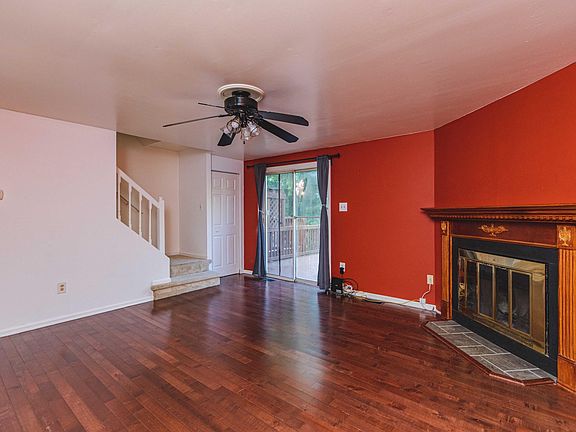 3rd image of 1902 Pohick Creek Ct