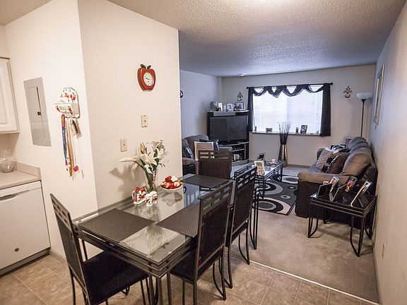 3rd image of 815 Cross Park Ave APT 2A