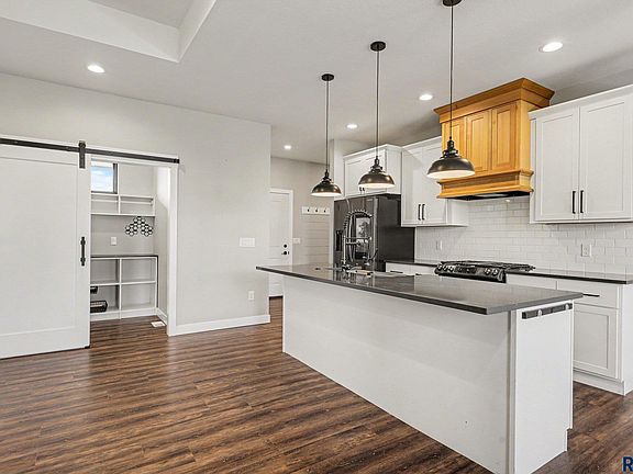 3rd image of 4008 N Interlachen Trl