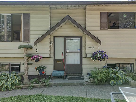 3rd image of 11546 Surrey Rd