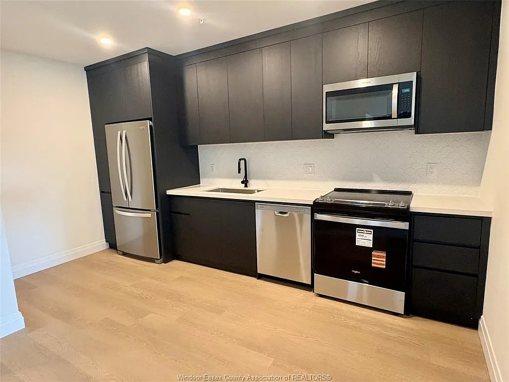 2 bed, 2.0 bath, 1037 sqft, $2,400 — Photo 4