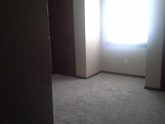 5th image of 17423 E 42ns St