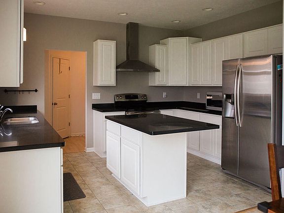 3rd image of 652 Willet Way
