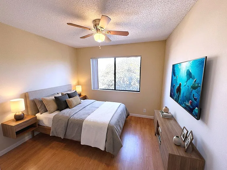 4436 Franklin Ave. Los Angeles, CA 90027 — Photo 19