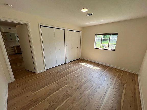 5th image of 1213 S Brooks Dr