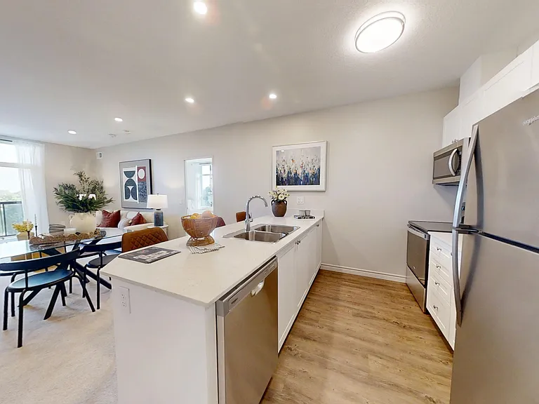475 King St E — Photo 15