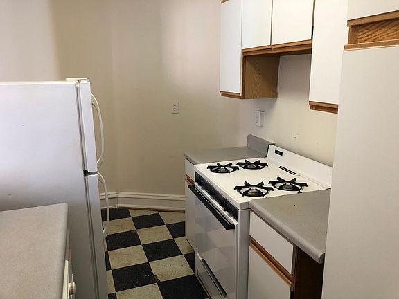 4th image of 421 N Boulevard APT 6