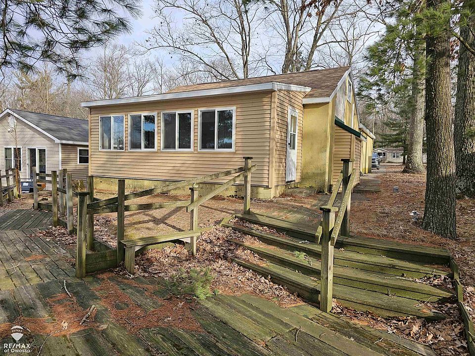 1st image of 15785 Pretty Lake Dr
