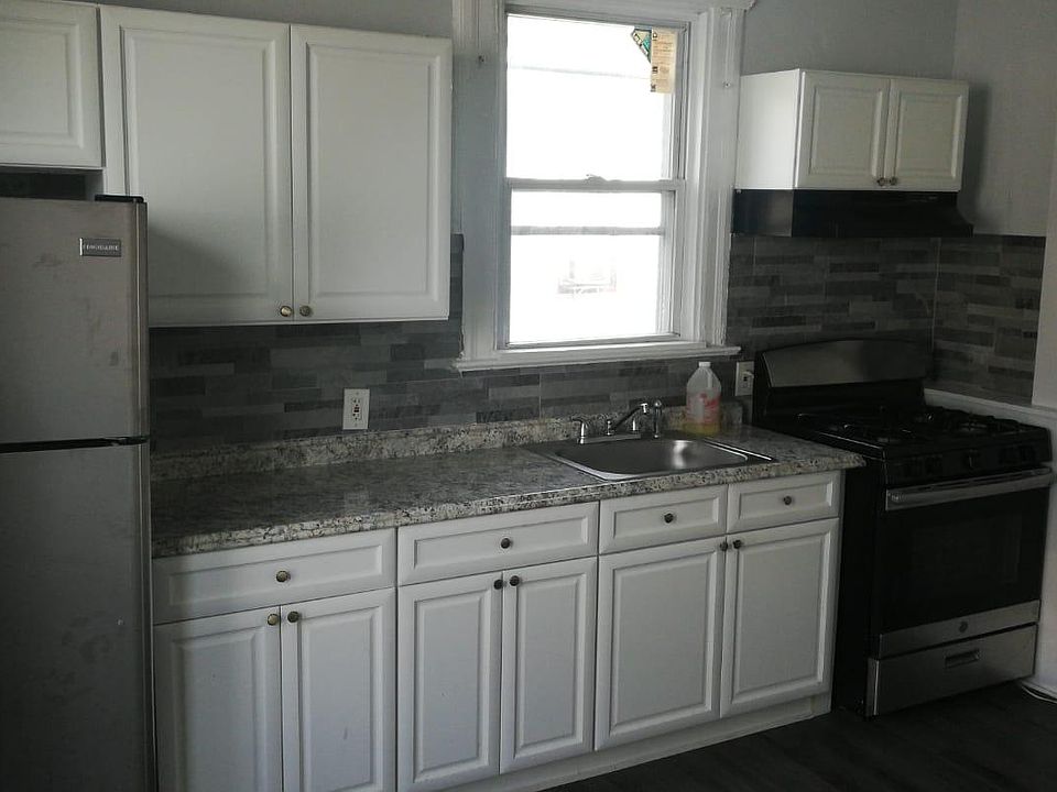 1st image of 47 Park Pl APT 2