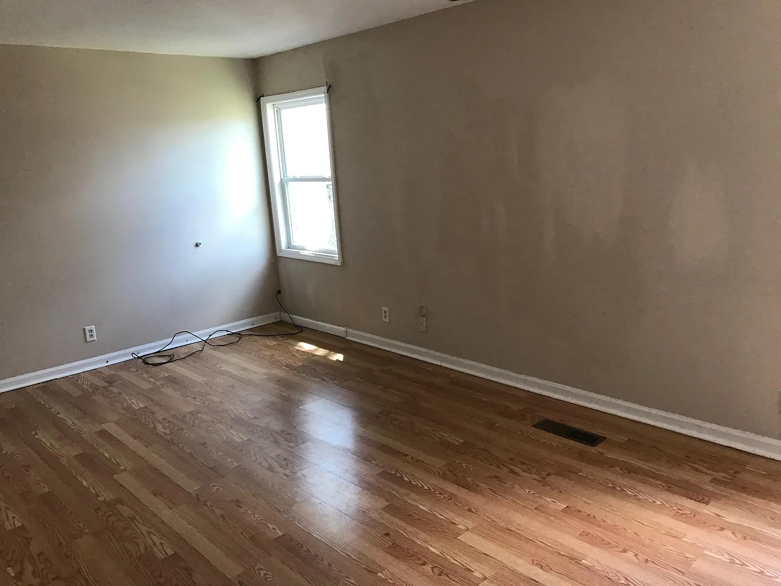 209 Cedar St — Photo 2