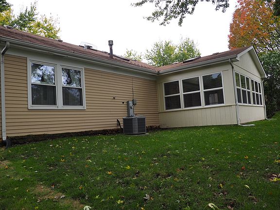 3rd image of 521 W Haven Ave