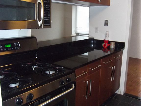 4th image of 300 W 135th St APT 10J