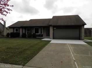 37625 Mallory Dr, Livonia, MI
