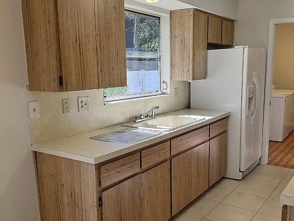 4th image of 10550 86th Ave N Unit B