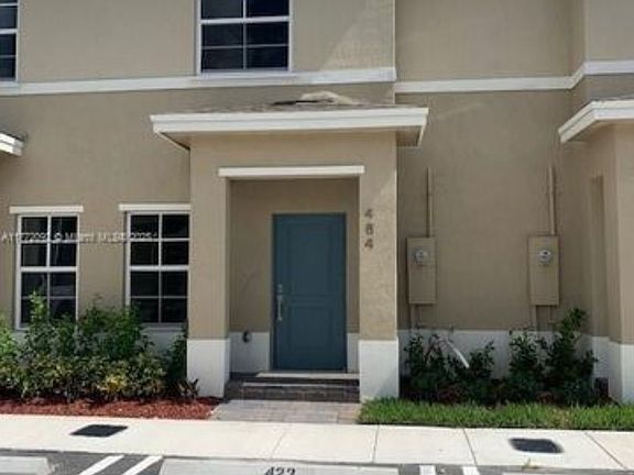 3rd image of 480 NE 5th St #480