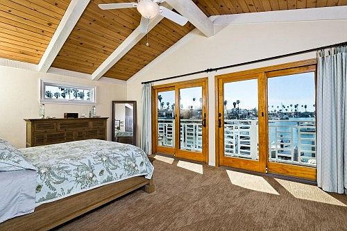 3rd image of 3107 Seaview Ave