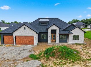 6513 Burnhill Dr, Columbia, MO 65201