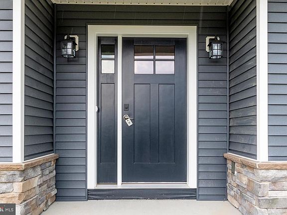 4th image of 106 Livia Ln