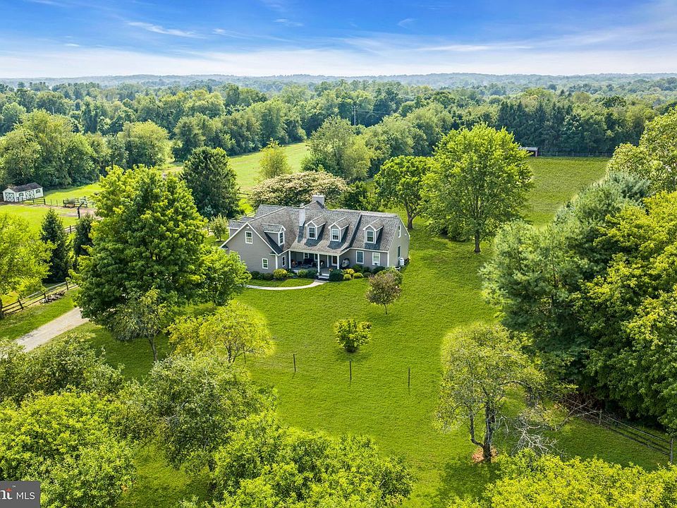1st image of 28 Wygant Rd