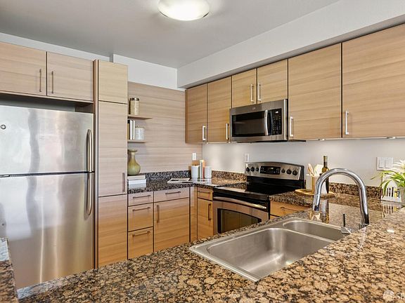 4th image of 329 Bay St APT 305
