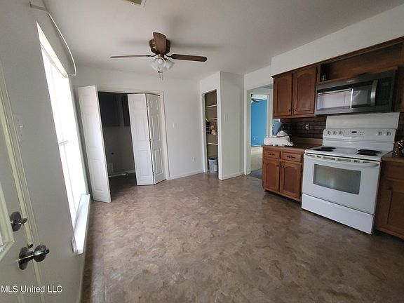 5th image of 3430 Carroll Drive