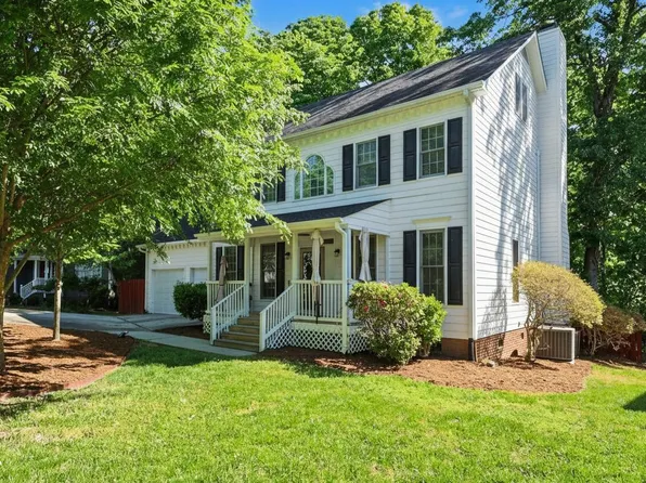 104 N Crabtree Knl, Chapel Hill, NC 27514