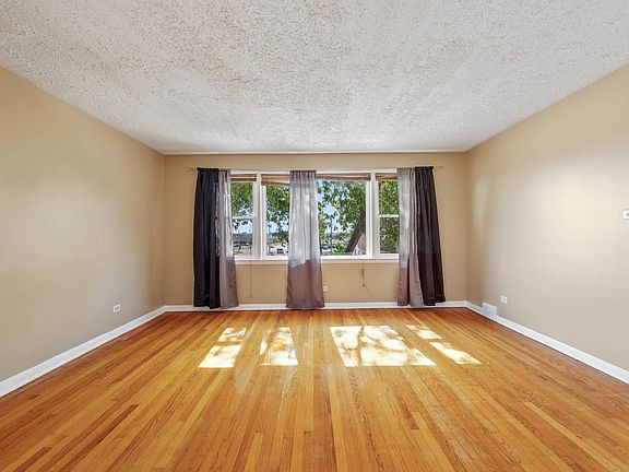 3rd image of 547 24th Ave