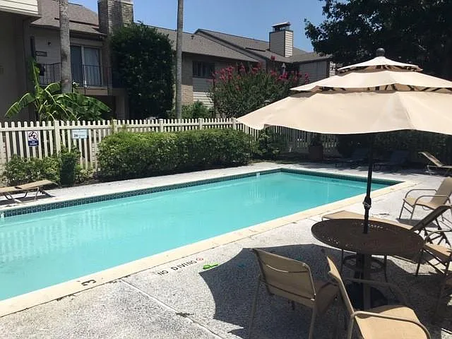 1 bed, 1.0 bath, 724 sqft, $1,200 — Photo 1