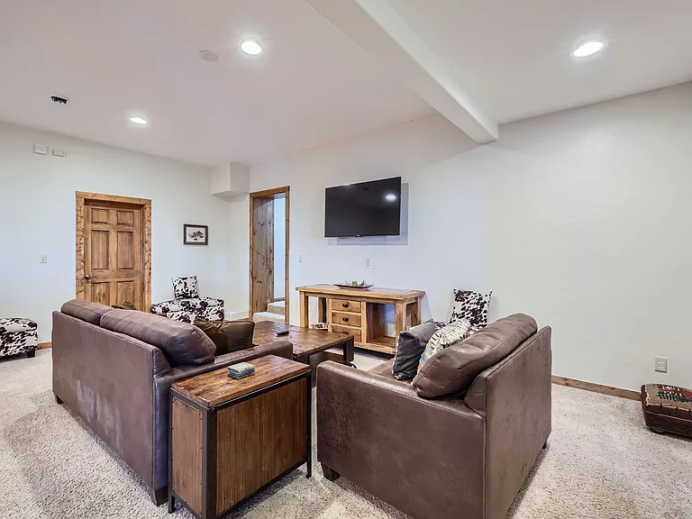 656 Hamilton Ln — Photo 27