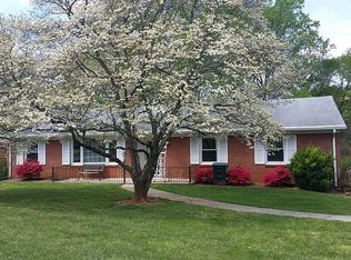 2624 Amesbury Rd, Winston Salem, NC 27103