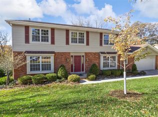 561 Shadowridge Dr, Ballwin, MO 63011