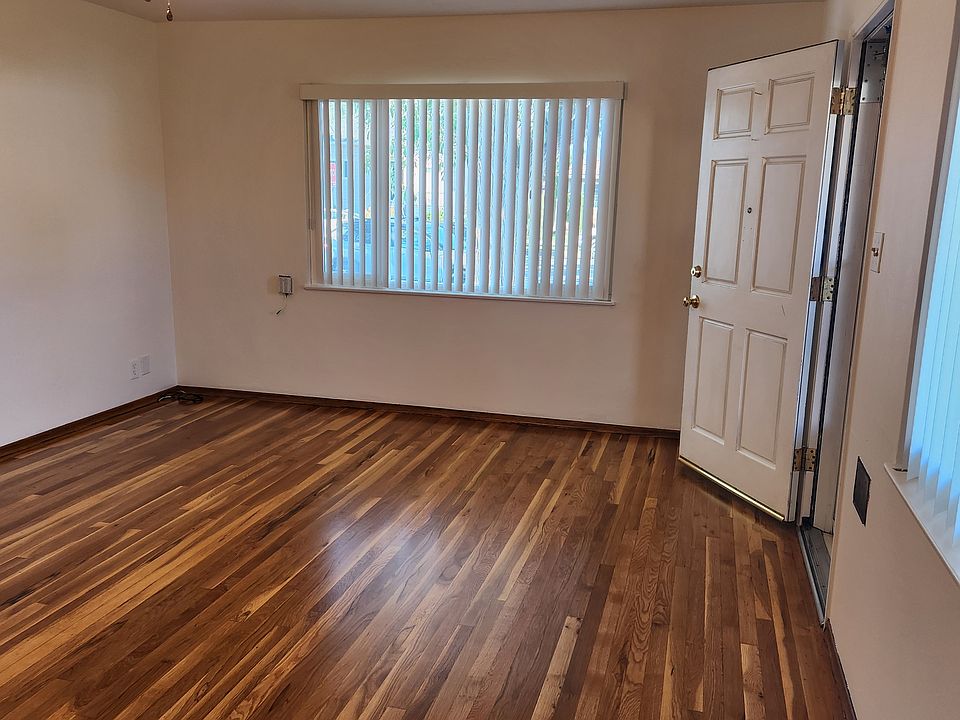 Spacious living rom