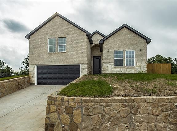 2nd image of 1008 Oak Creek Dr