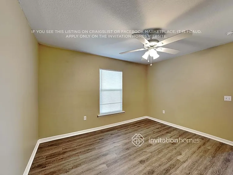 703 Martin Ln — Photo 12
