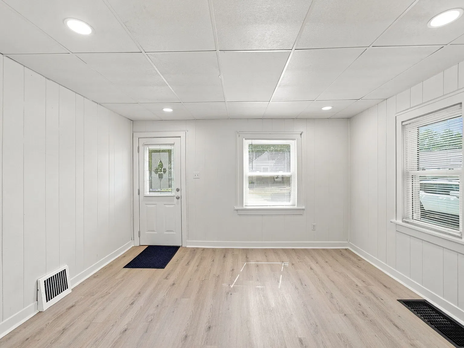 2 bed, 720 sqft, $900 — Photo 3