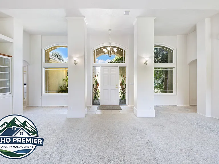 418 E Trailside Dr — Photo 5