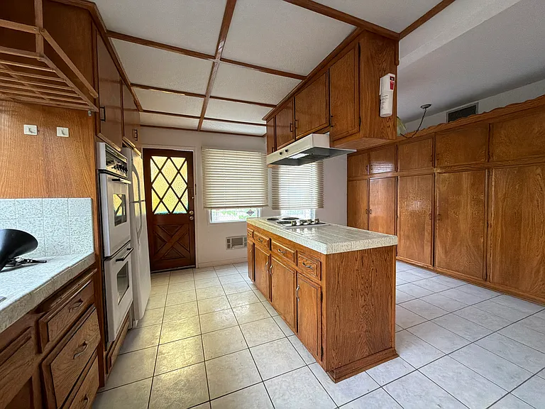 122 E Linda Vista Ave — Photo 6