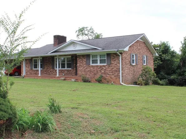 1662 Ralph Joyce Rd, Sandy Ridge, NC 27046