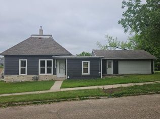 1602 11th Ave, Belle Plaine, IA