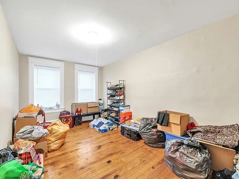 649 S Summer St #3-R — Photo 4